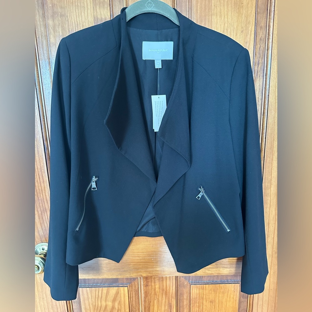 Banana Republic Black Blazer with Waterfall Lapel in Size 6P